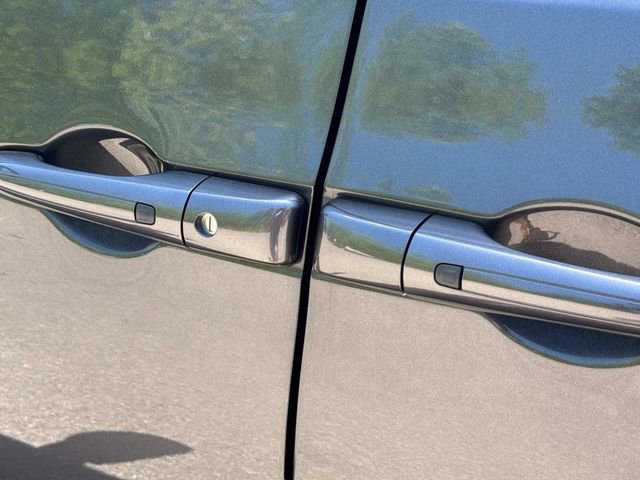 Used 2023 Chrysler Pacifica Touring-L FWD image 15