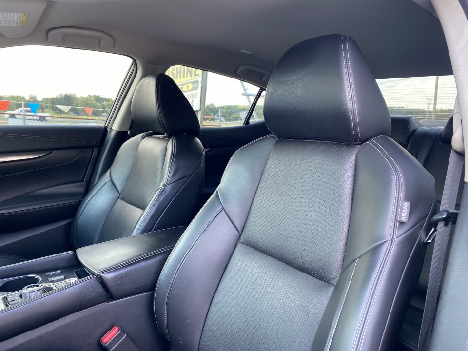 Used 2021 Nissan Maxima 3.5 SV w/ Floor Mat Group FWD image 10
