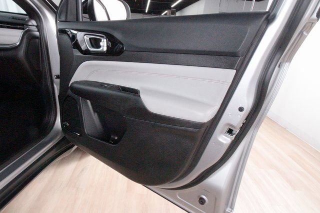 Used 2024 Jeep Compass Limited w/ Sun and Sound Group image 21