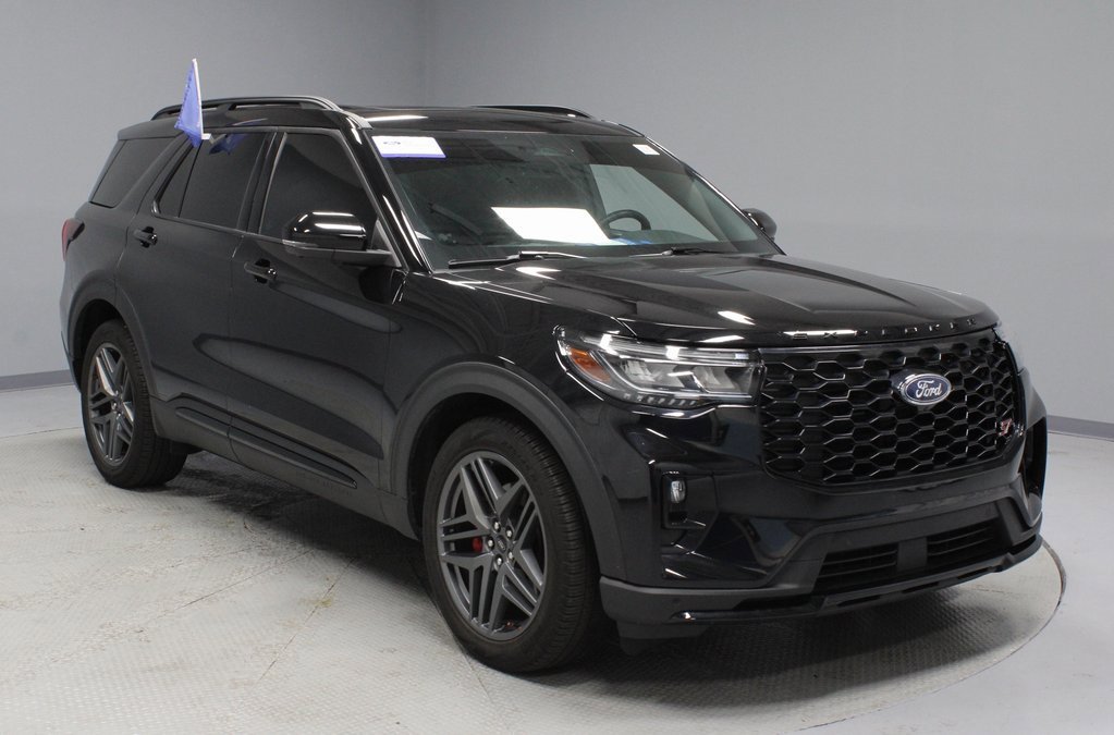 Certified 2025 Ford Explorer ST image 1