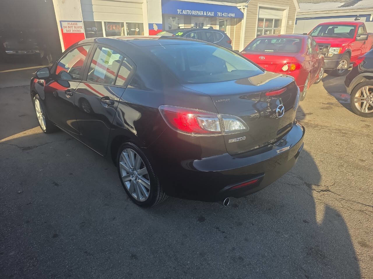 Used 2010 MAZDA MAZDA3 i Touring image 4