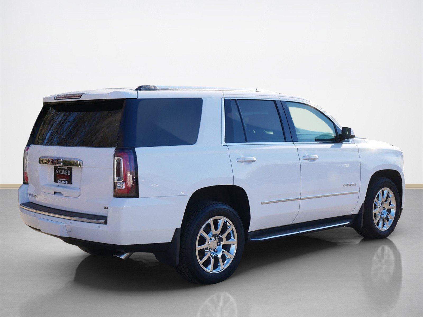Used 2015 GMC Yukon Denali w/ Open Road Package image 3
