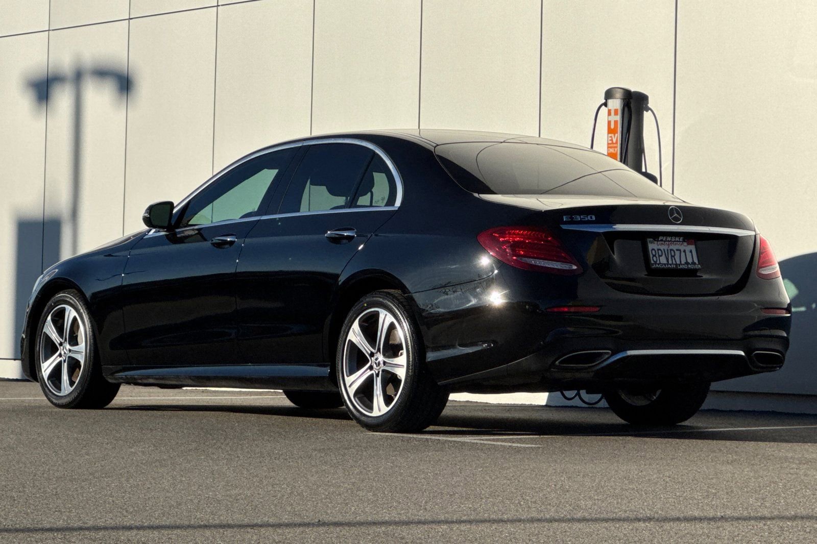 Used 2020 Mercedes-Benz E 350 Sedan image 3