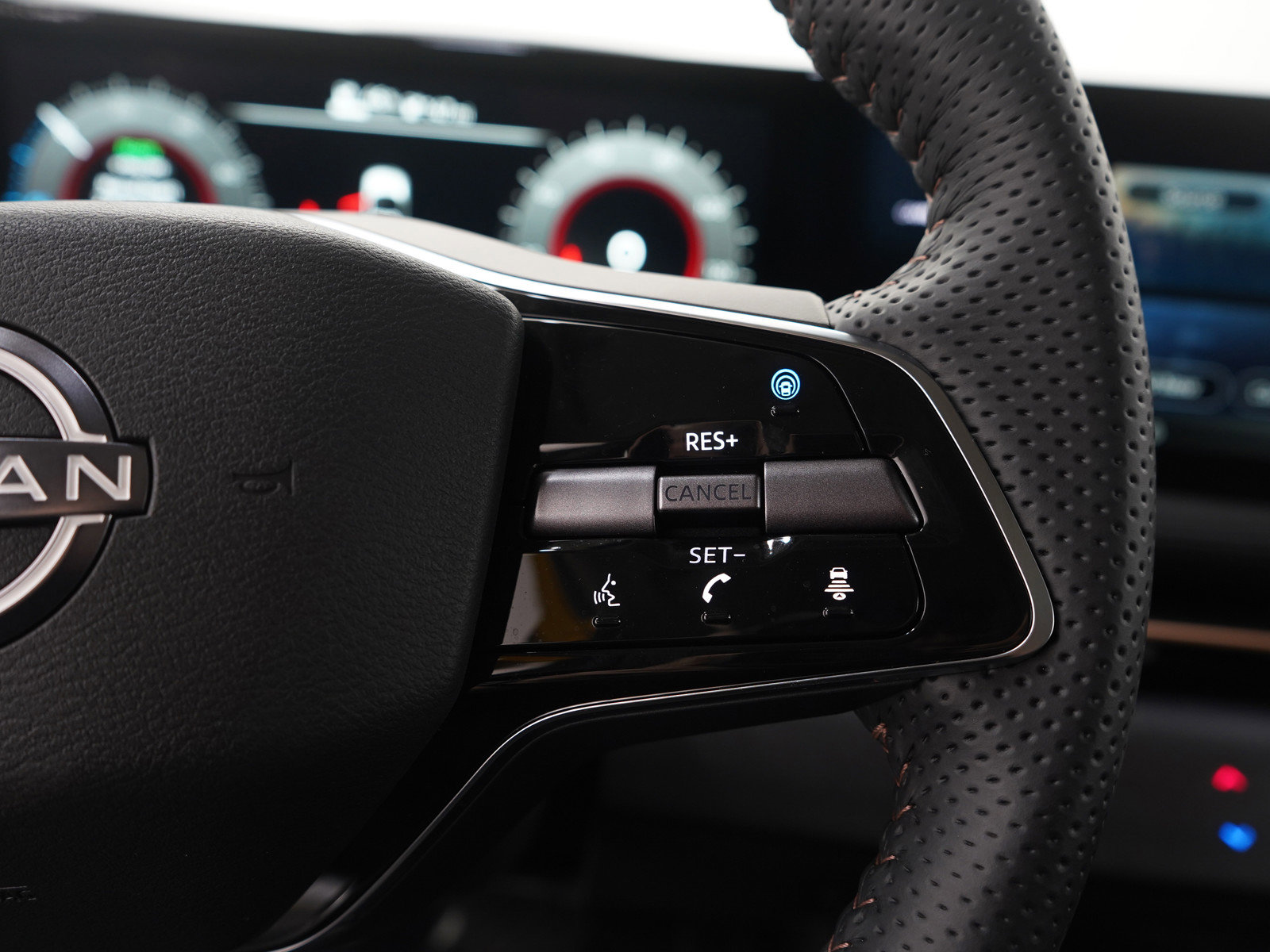 Used 2023 Nissan Ariya AWD image 27