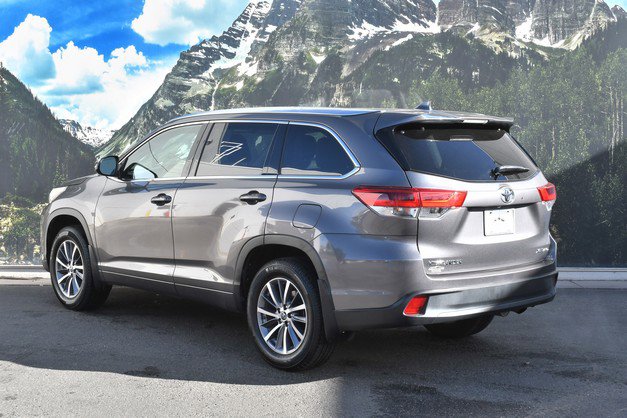 Certified 2017 Toyota Highlander XLE image 9