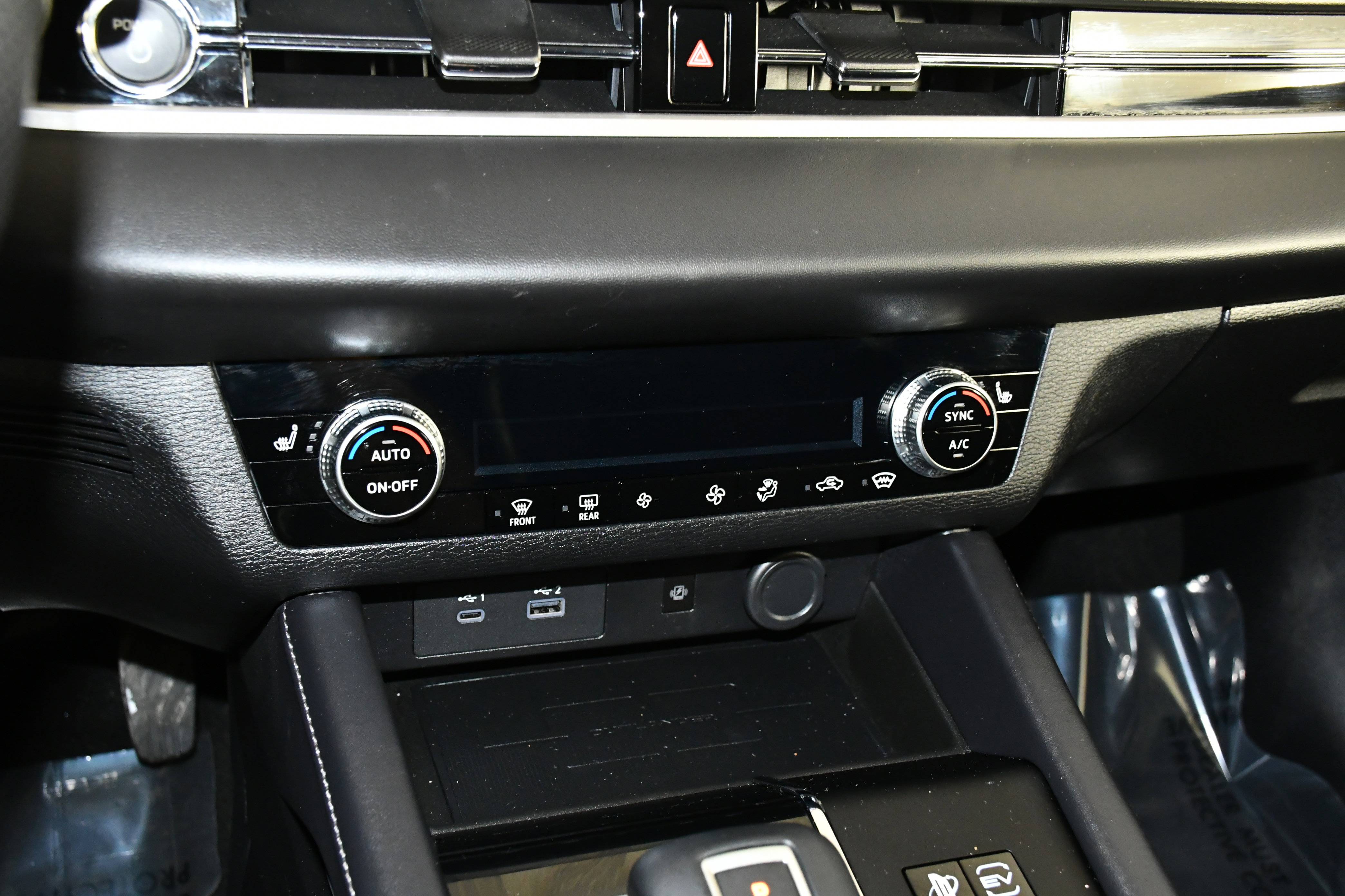 Used 2025 Mitsubishi Outlander SE image 24