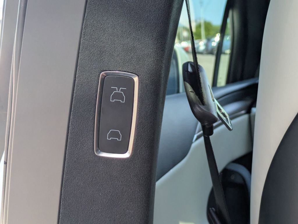 Used 2024 Tesla Model X image 15
