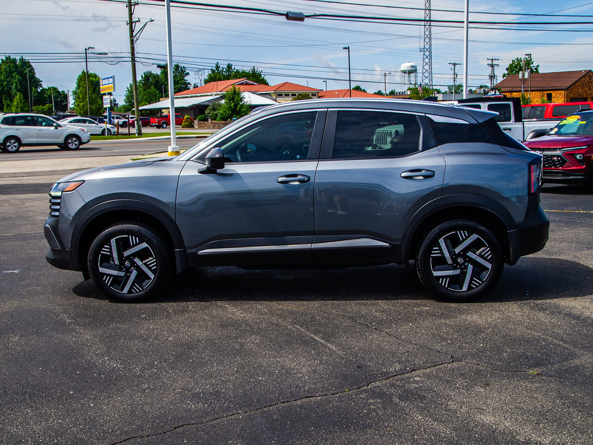 Used 2026 Nissan Kicks SV FWD image 4