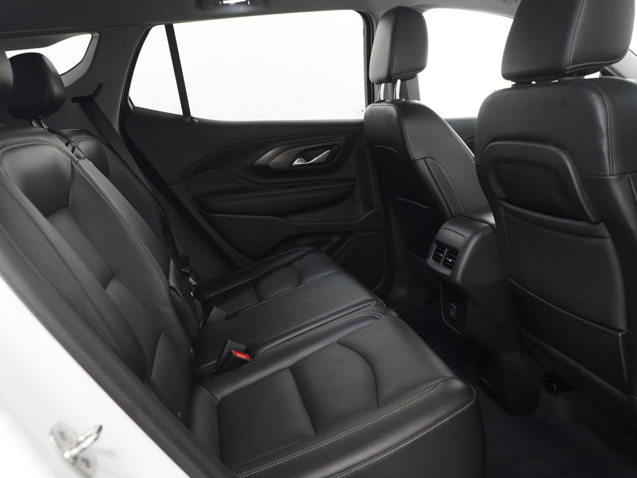 Used 2024 GMC Terrain SLT image 14