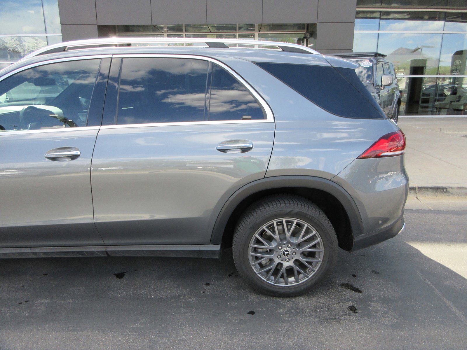 Used 2021 Mercedes-Benz GLE 450 4MATIC image 4