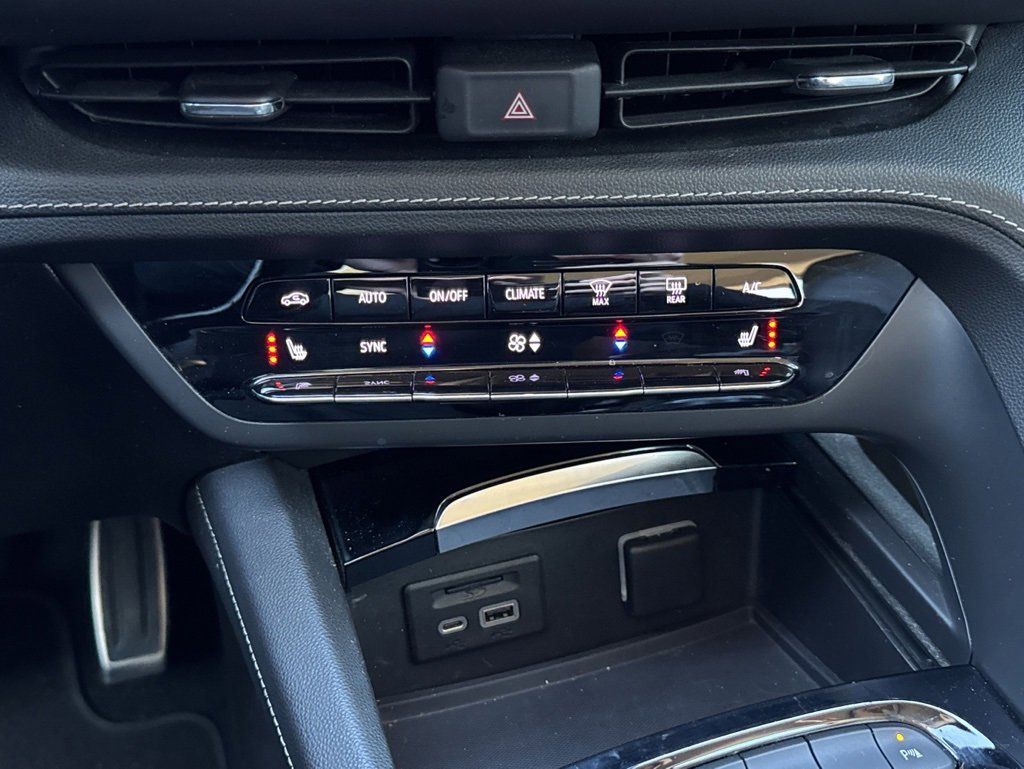 Used 2022 Buick Envision Essence w/ Technology Package I image 14