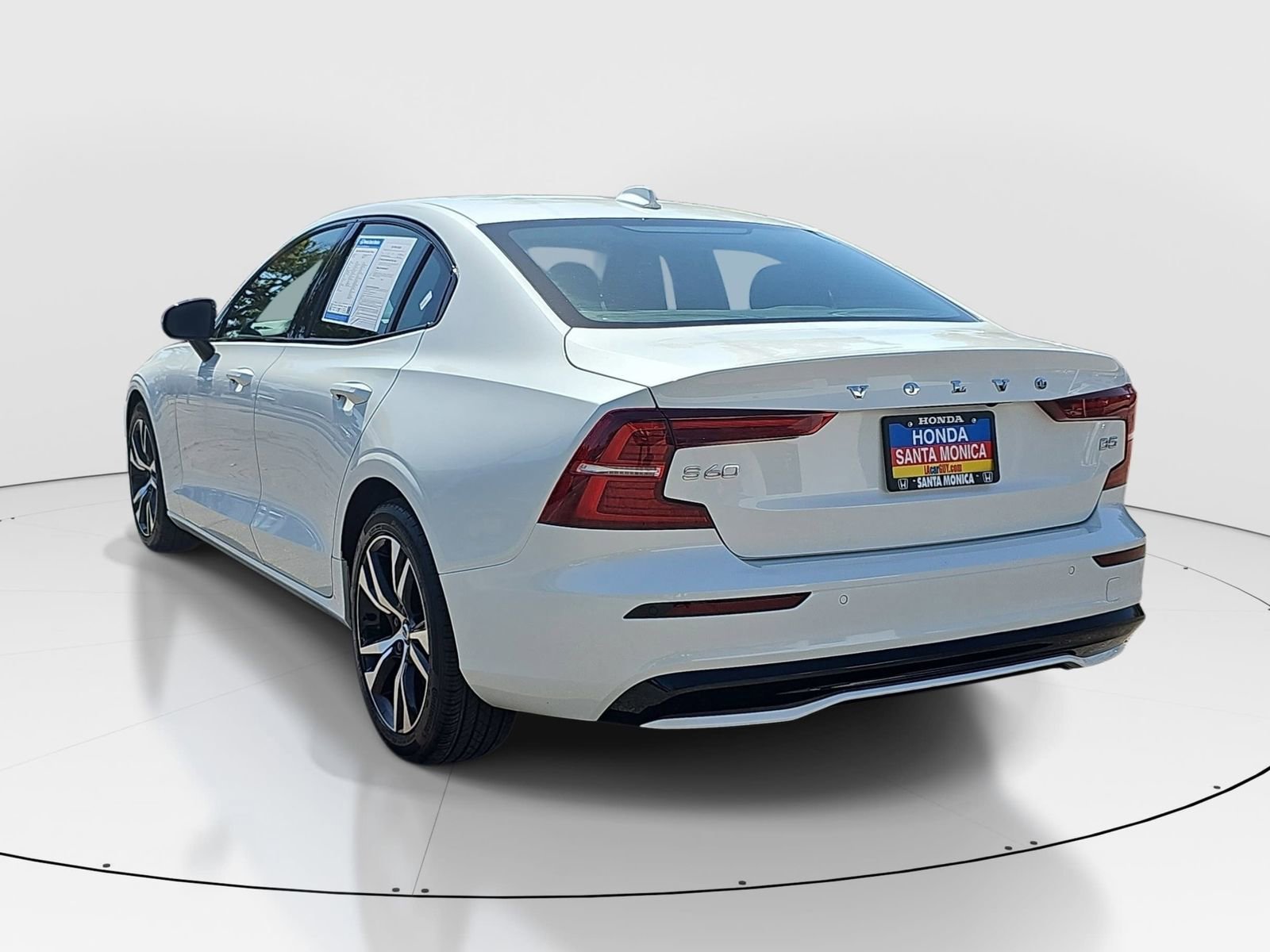 Used 2024 Volvo S60 B5 Core image 7