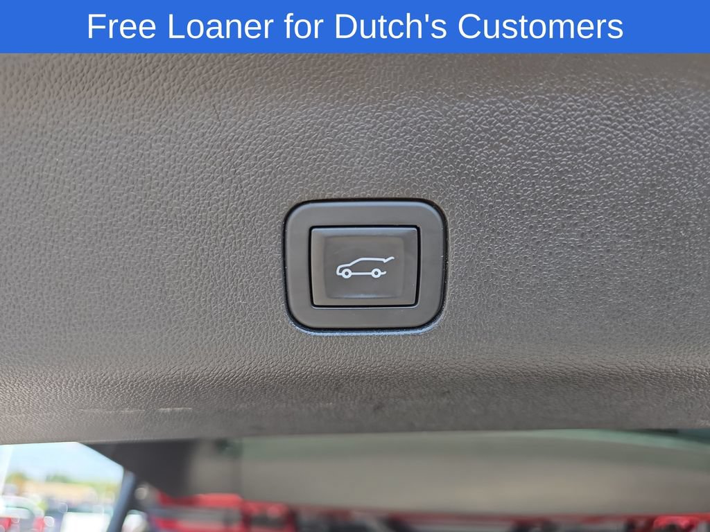 Used 2025 Chevrolet Tahoe High Country AWD/4WD image 14