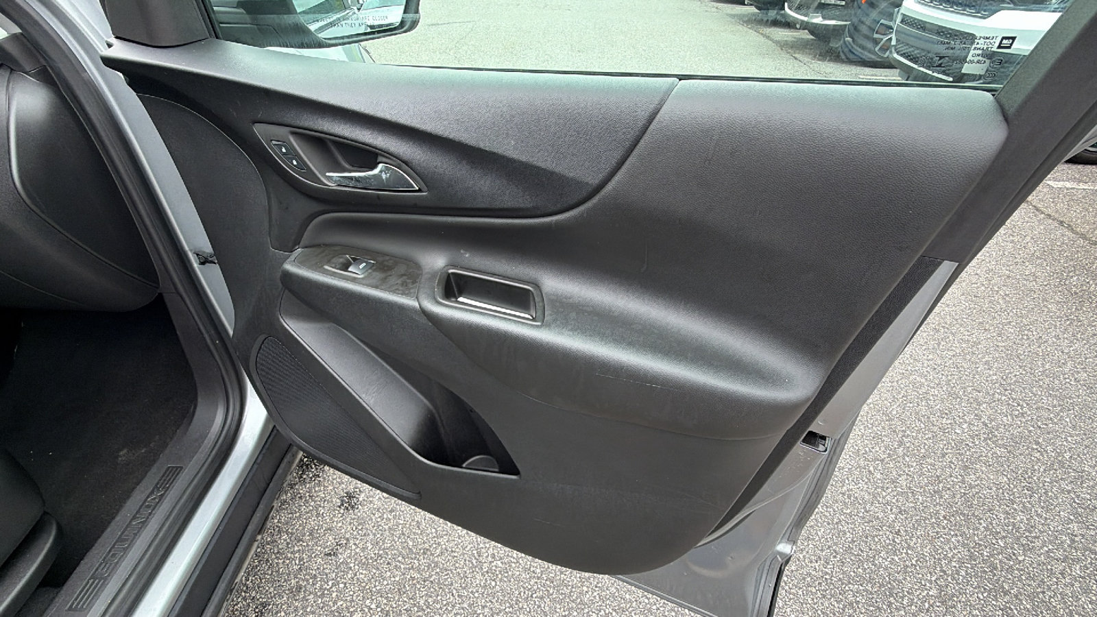Used 2024 Chevrolet Equinox LT AWD/4WD image 18