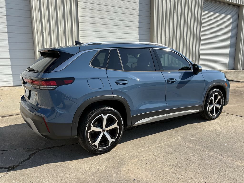 Used 2025 Volkswagen Tiguan SE FWD image 5