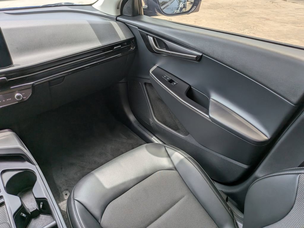 Certified 2025 Kia EV6 Light w/ Light LR Technology Package RWD image 17