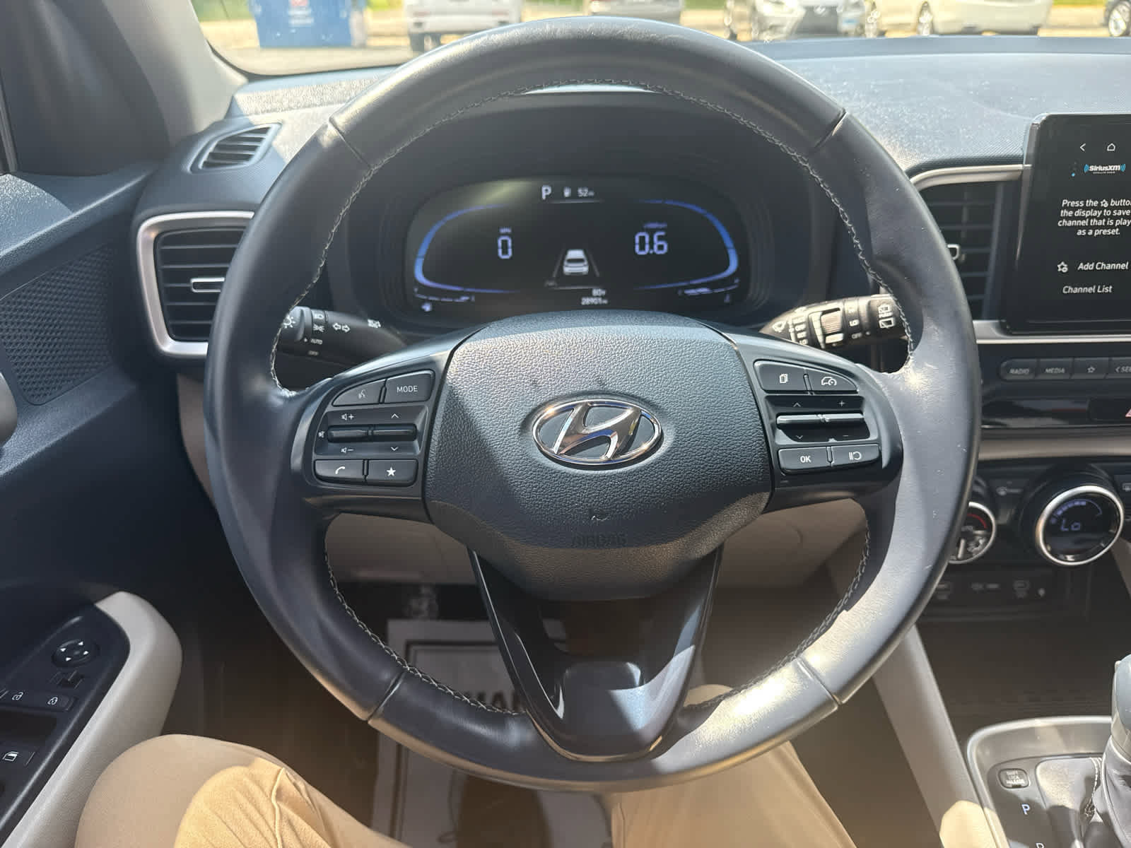Used 2023 Hyundai Venue Limited image 19