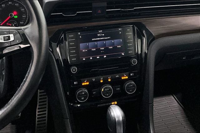 Used 2020 Volkswagen Passat 2.0T SEL image 9