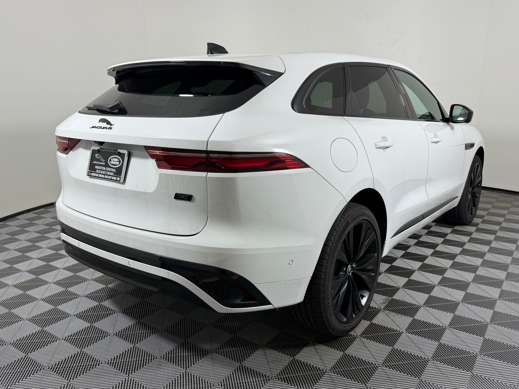 New 2026 Jaguar F-PACE R-Dynamic S AWD/4WD image 9