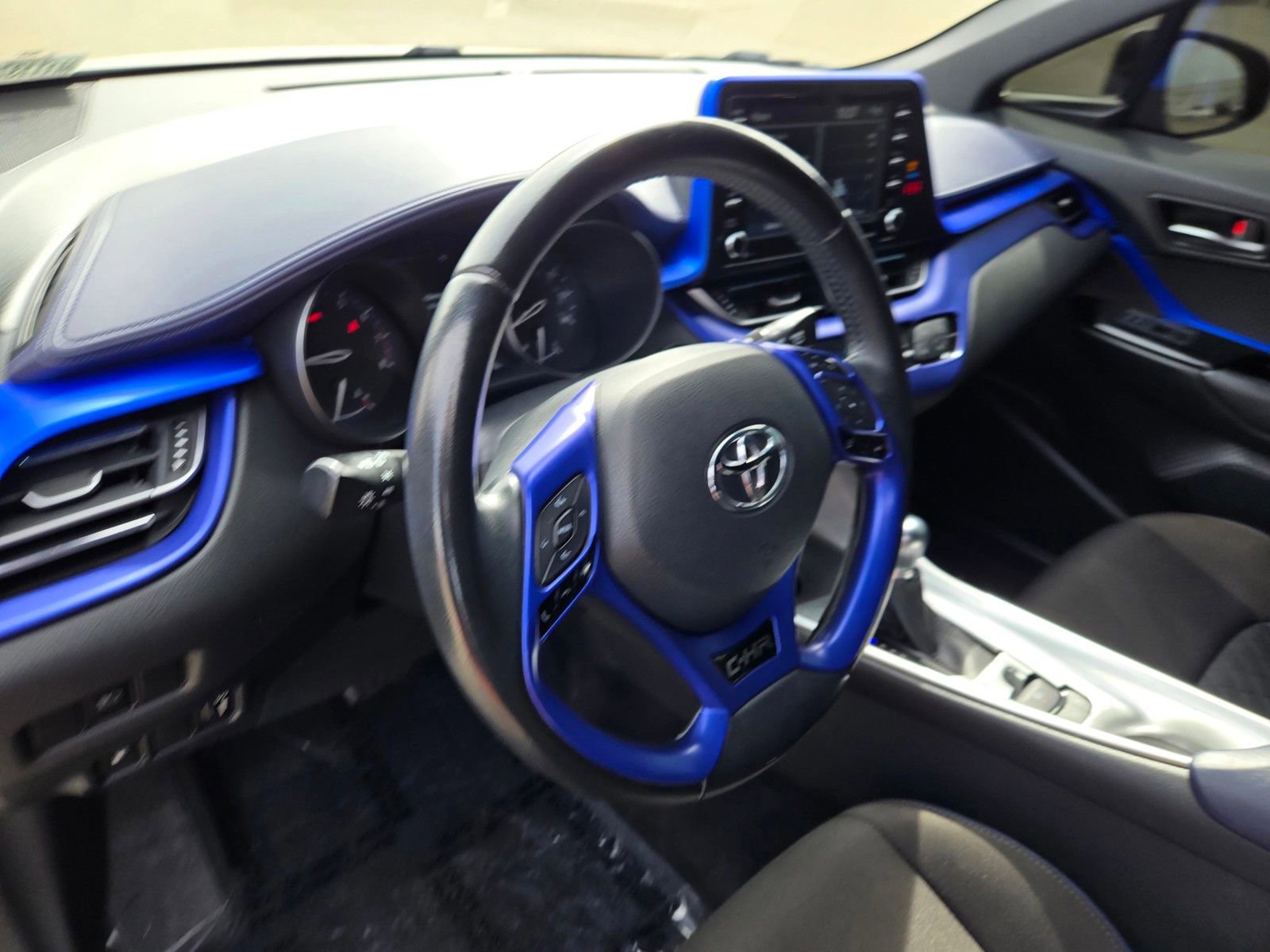 Used 2021 Toyota C-HR XLE image 15