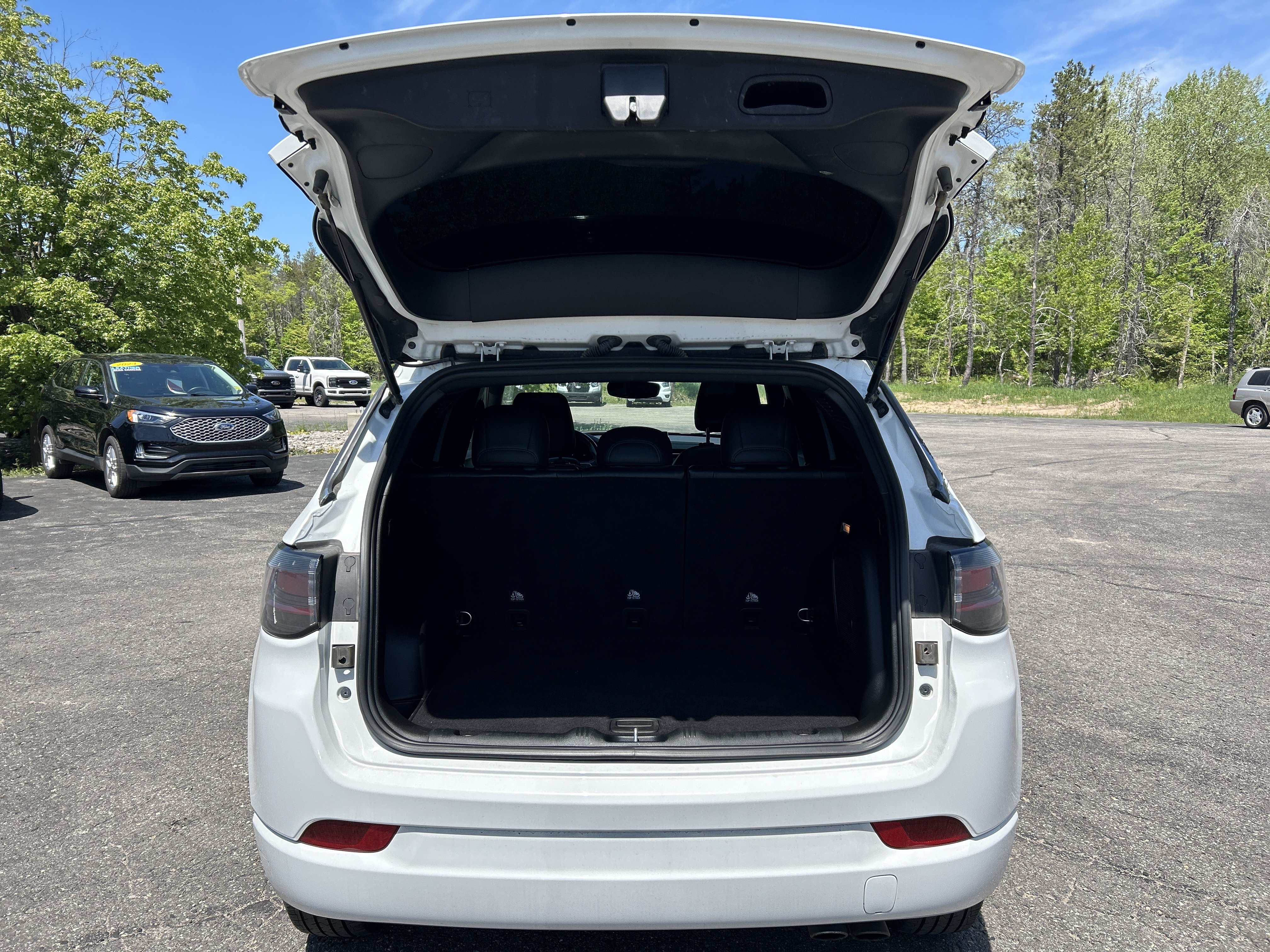 Used 2022 Jeep Compass High Altitude AWD/4WD image 10
