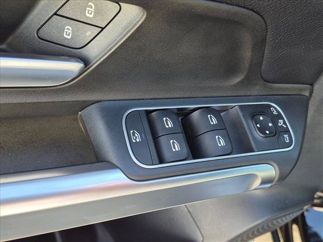 Used 2022 Mercedes-Benz GLB 250 image 12