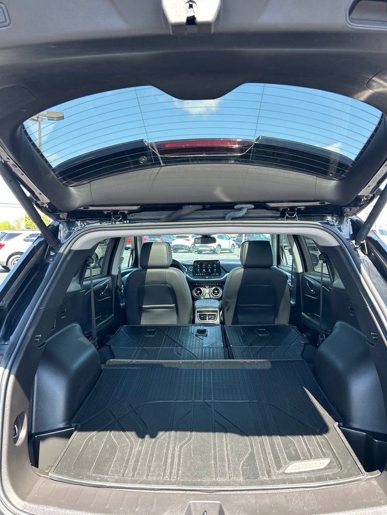 Used 2024 Chevrolet Blazer LT w/ Midnight/Sport Edition FWD image 16