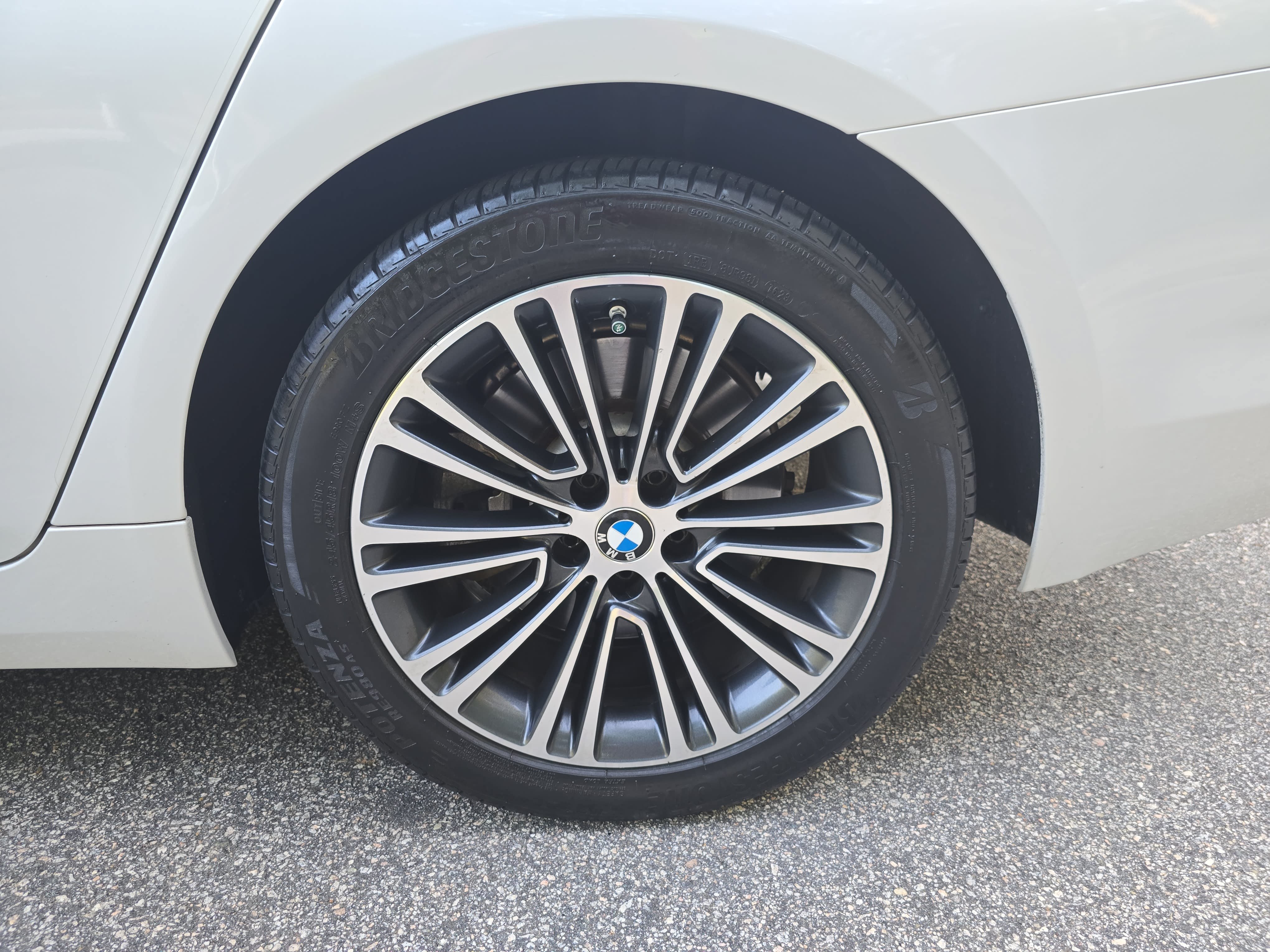 Used 2018 BMW 540i RWD image 29