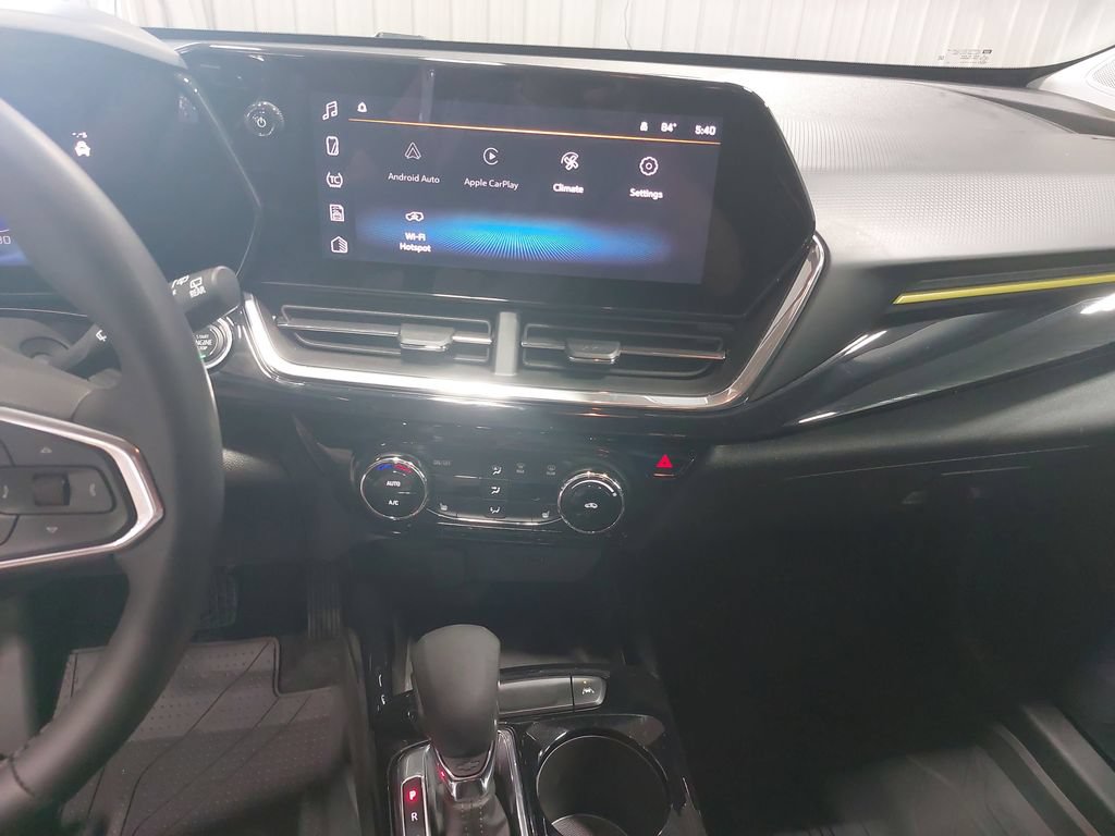Used 2024 Chevrolet Trax ACTIV w/ Sunroof Package FWD image 19