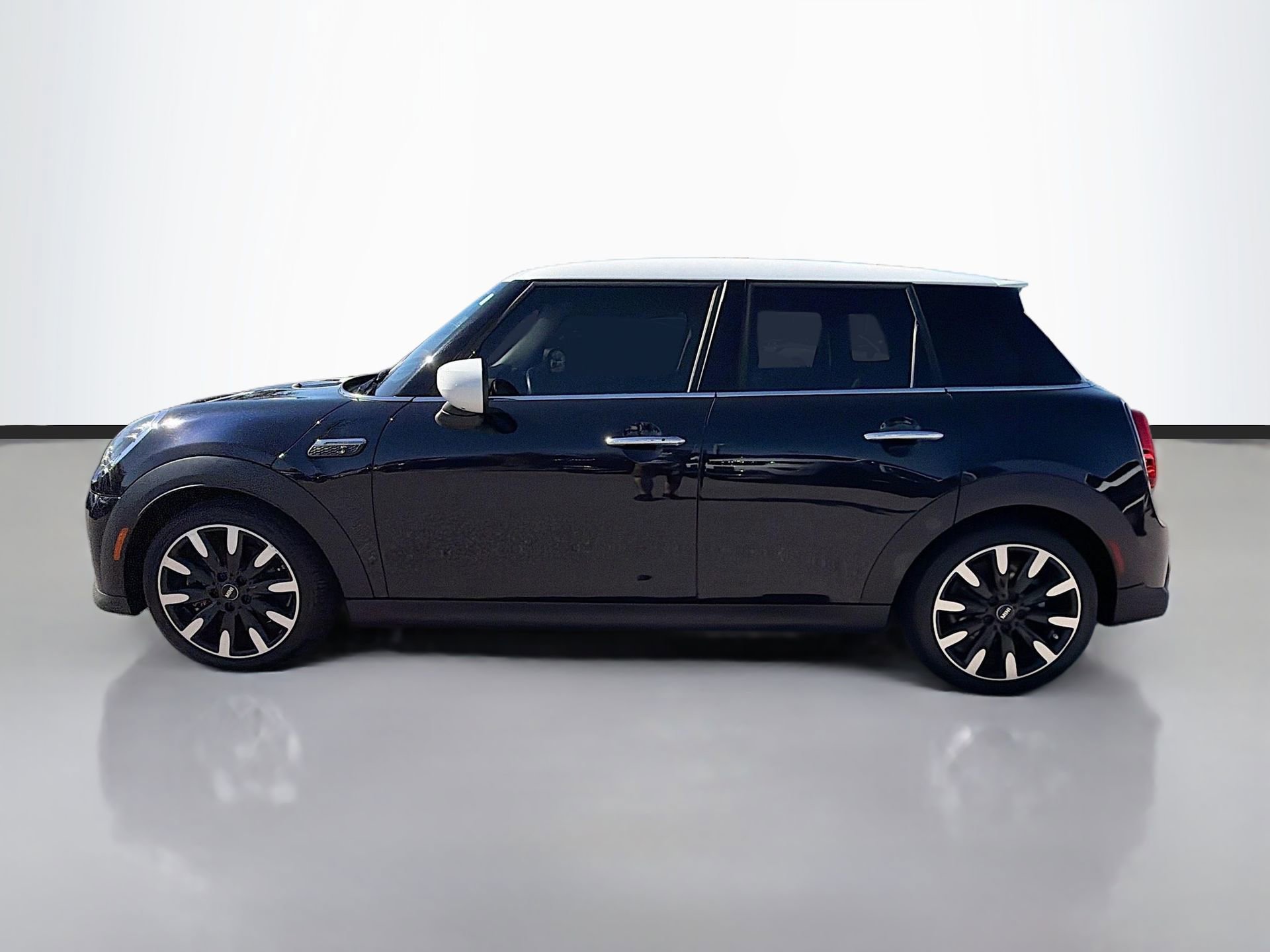 Used 2022 MINI Cooper S image 7