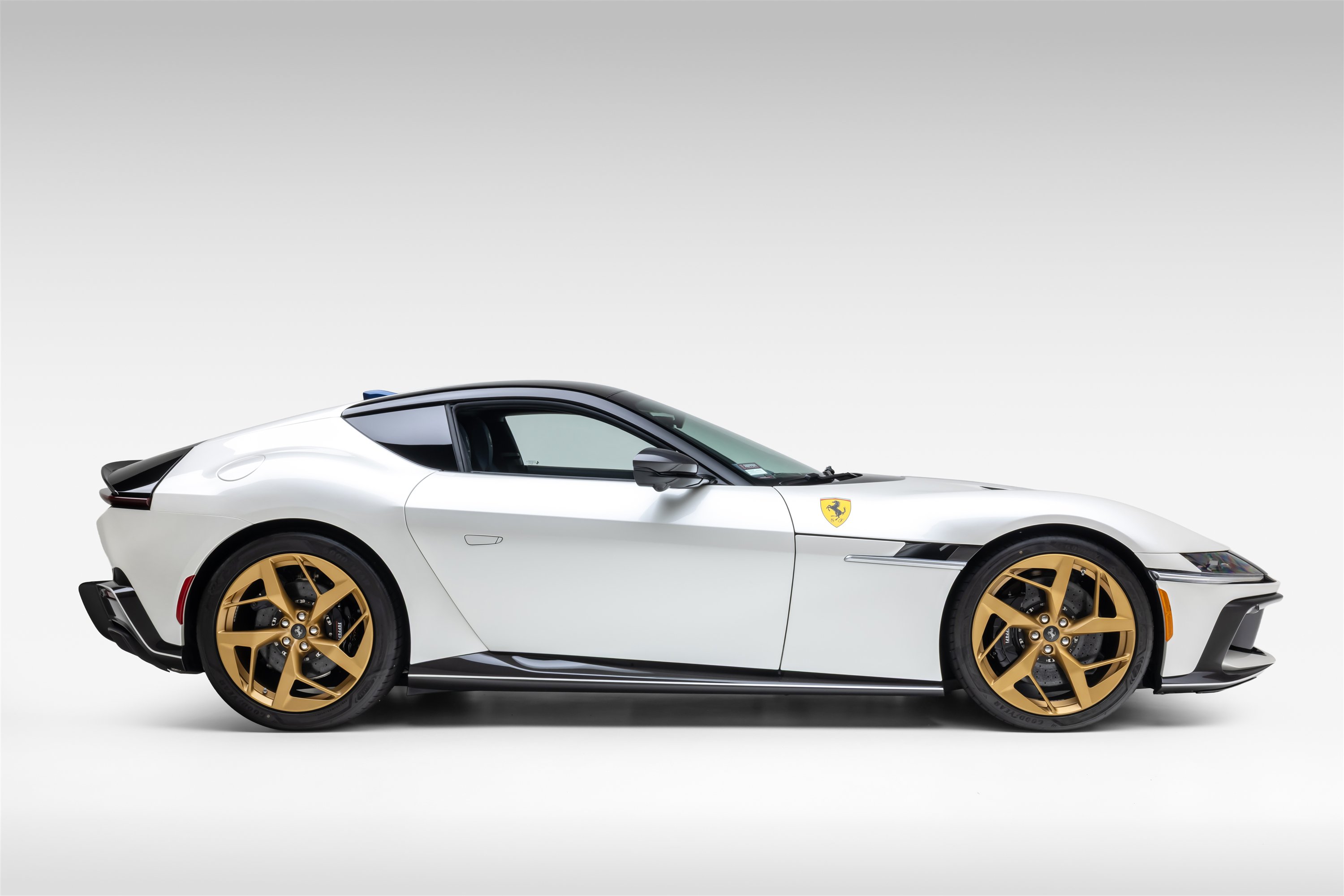 Used 2025 Ferrari 12Cilindri RWD image 6