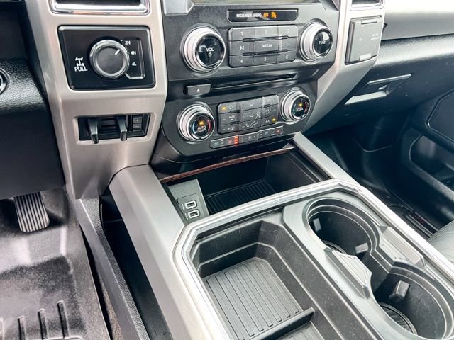 Used 2017 Ford F350 Platinum w/ Platinum Ultimate Package image 18