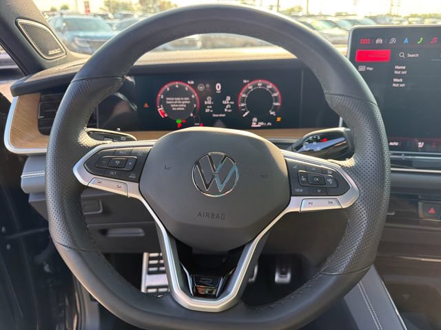 Used 2025 Volkswagen Tiguan SEL R-Line AWD/4WD image 17