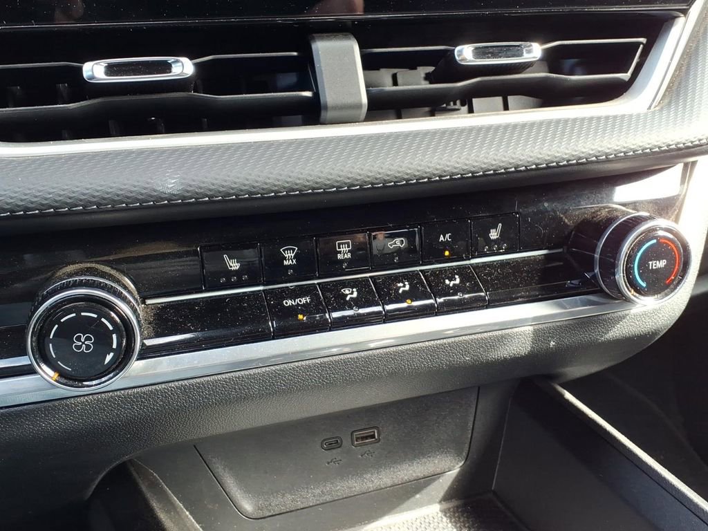 Used 2026 Chevrolet Equinox LT image 21