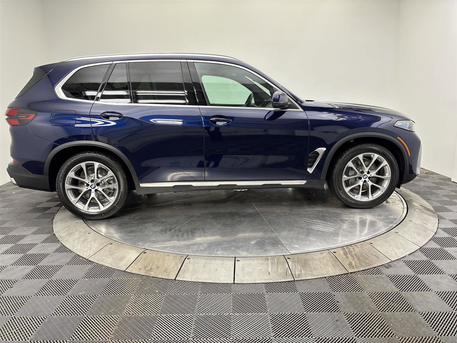 New 2026 BMW X5 xDrive50e AWD/4WD image 17