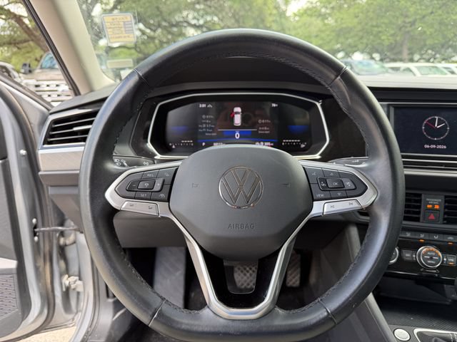 Used 2024 Volkswagen Jetta SE FWD image 9