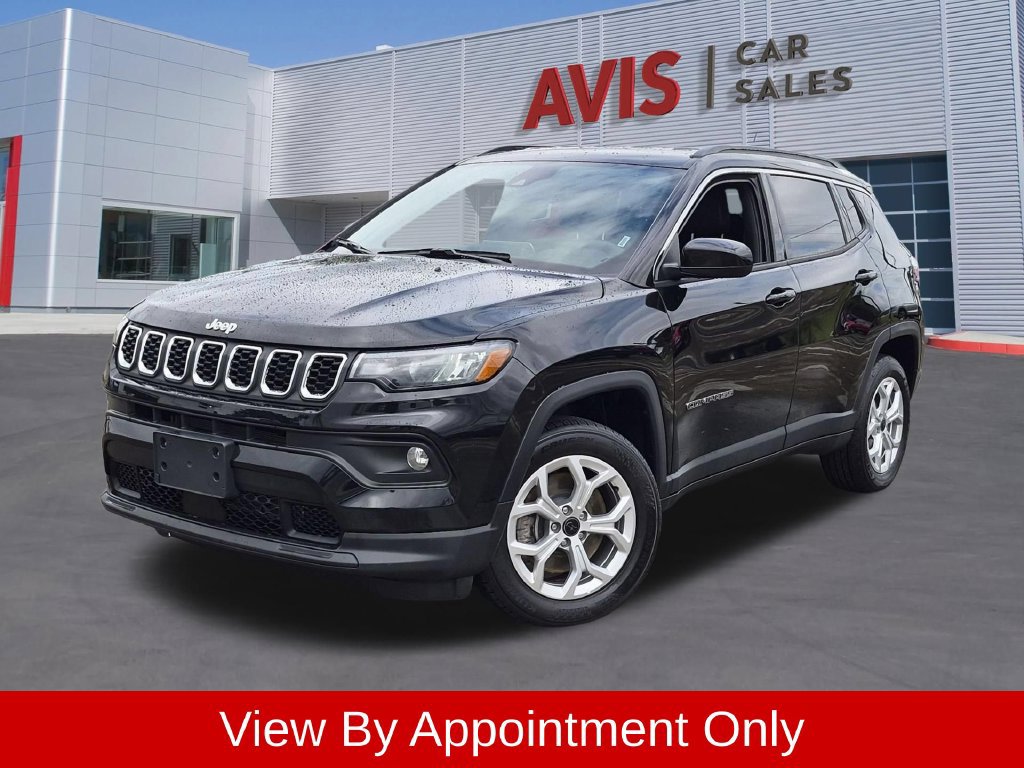 Used 2025 Jeep Compass Latitude AWD/4WD image 1