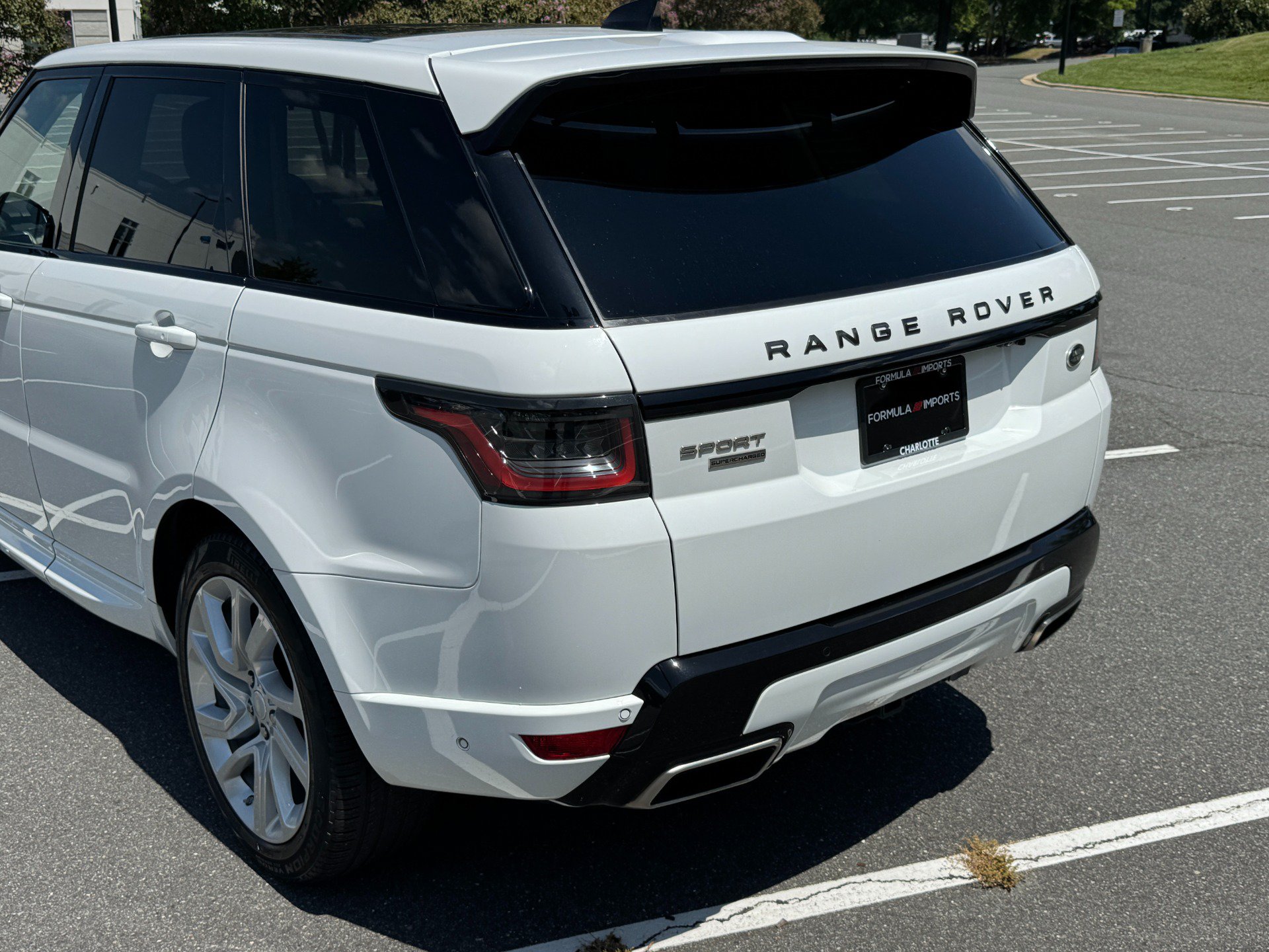 Used 2019 Land Rover Range Rover Sport Supercharged AWD/4WD image 21