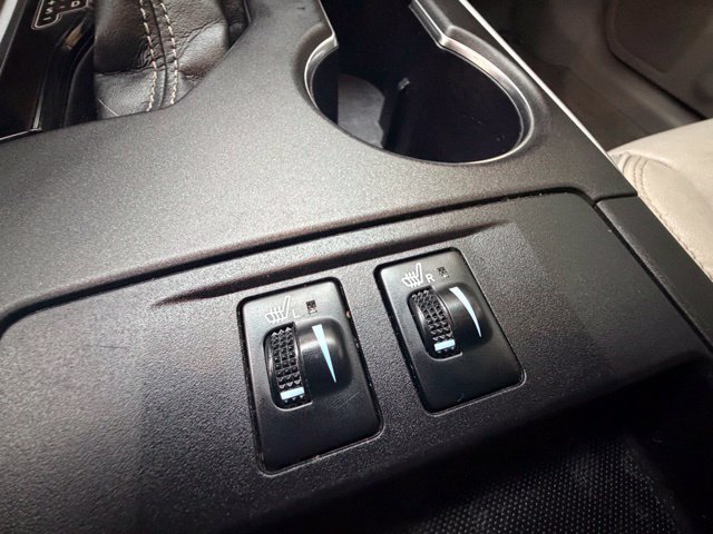 Used 2016 Toyota Camry XLE w/ Moonroof Package FWD image 30
