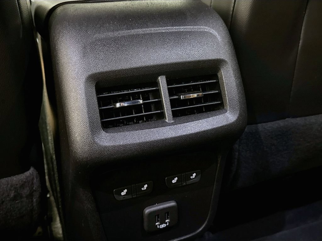 Used 2020 Chevrolet Equinox Premier FWD image 27