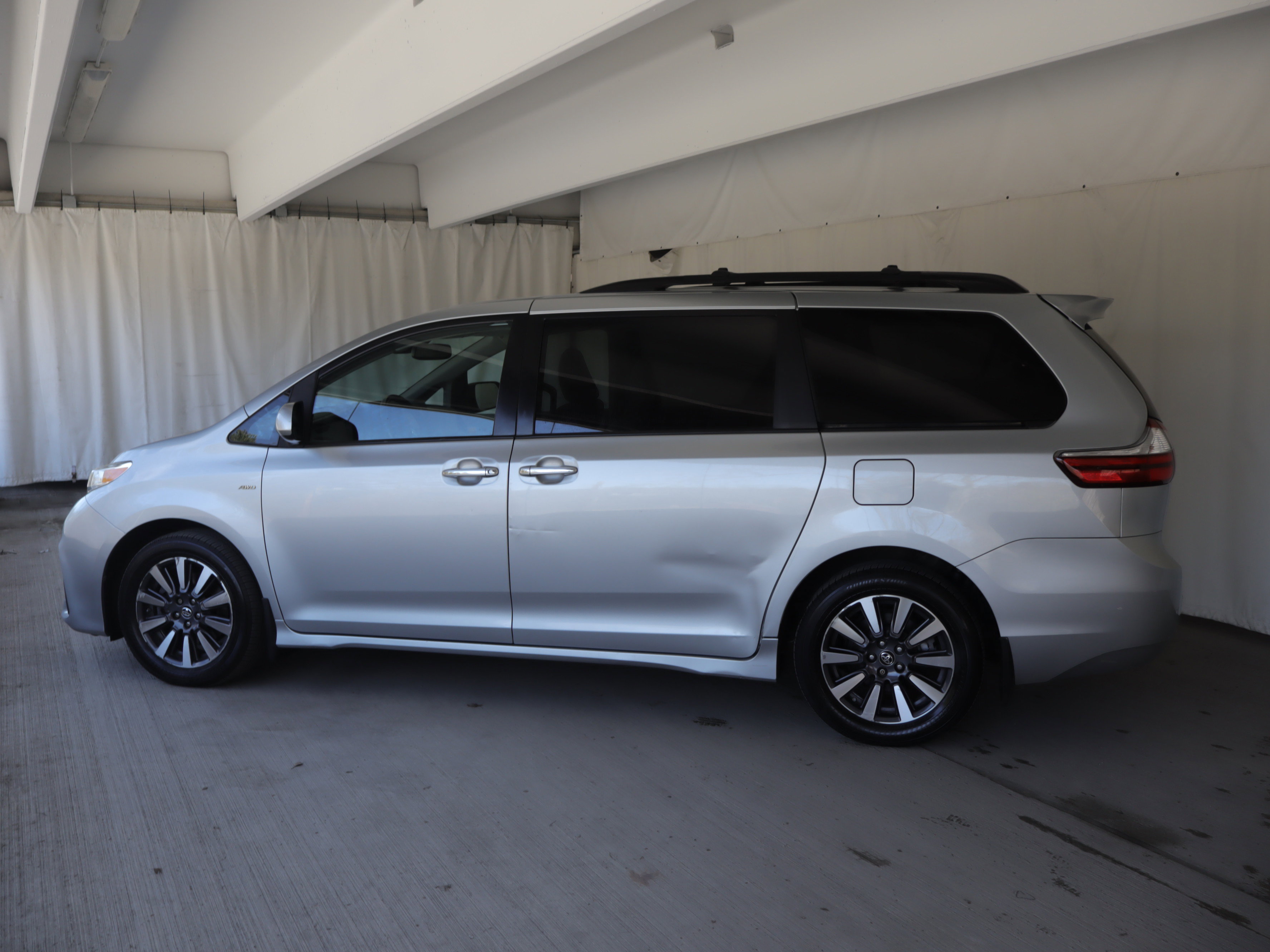 Used 2019 Toyota Sienna XLE w/ XLE Navigation Package AWD/4WD image 25