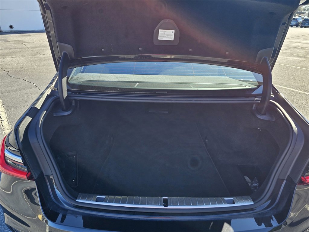 Used 2022 BMW 740i w/ M Sport Package image 25