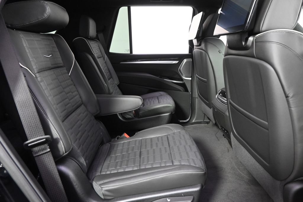 New 2026 Cadillac Escalade Platinum Sport w/ LPO, ONYX Package AWD/4WD image 18