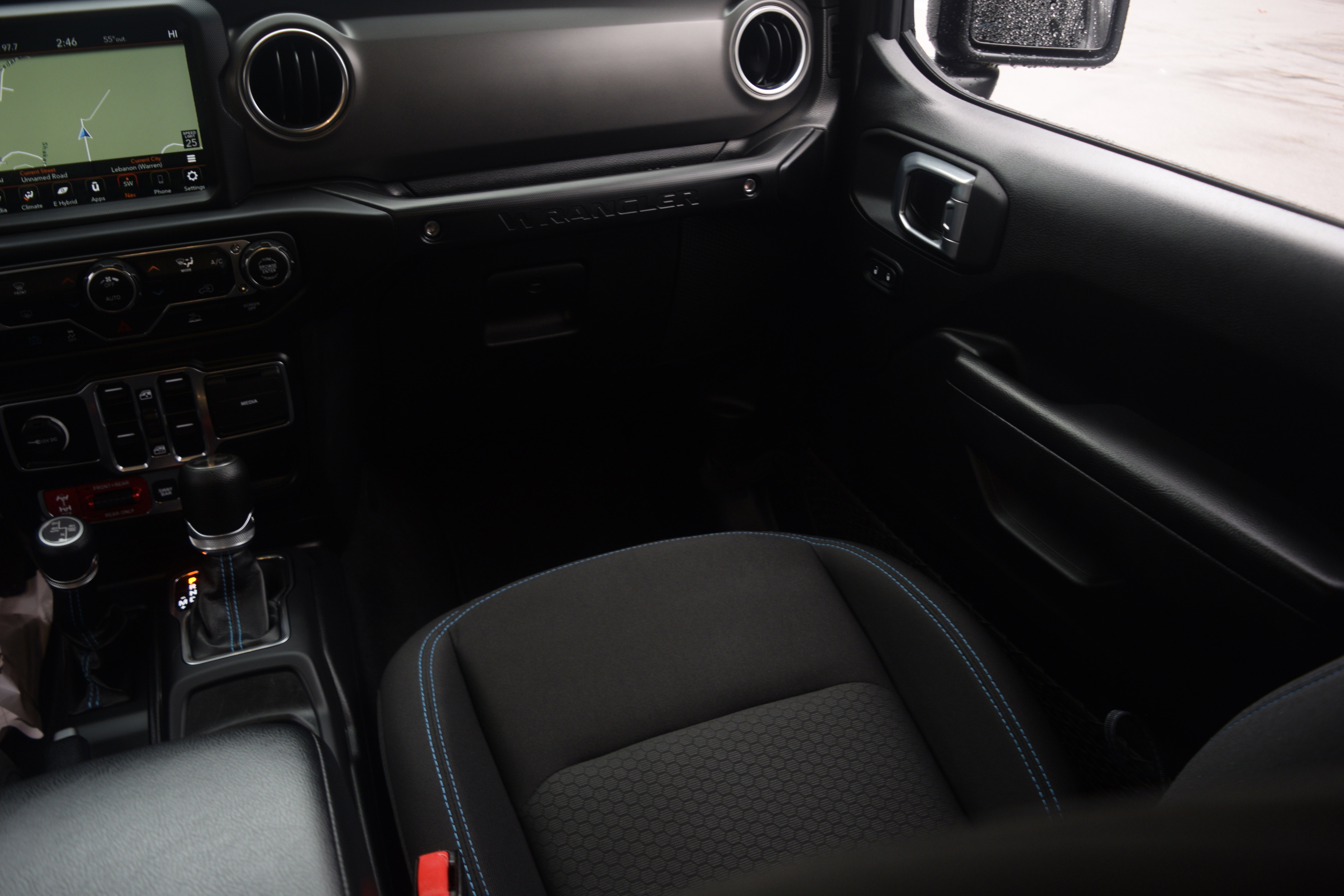 Used 2022 Jeep Wrangler Unlimited Rubicon 4xe w/ Steel Bumper Group image 14