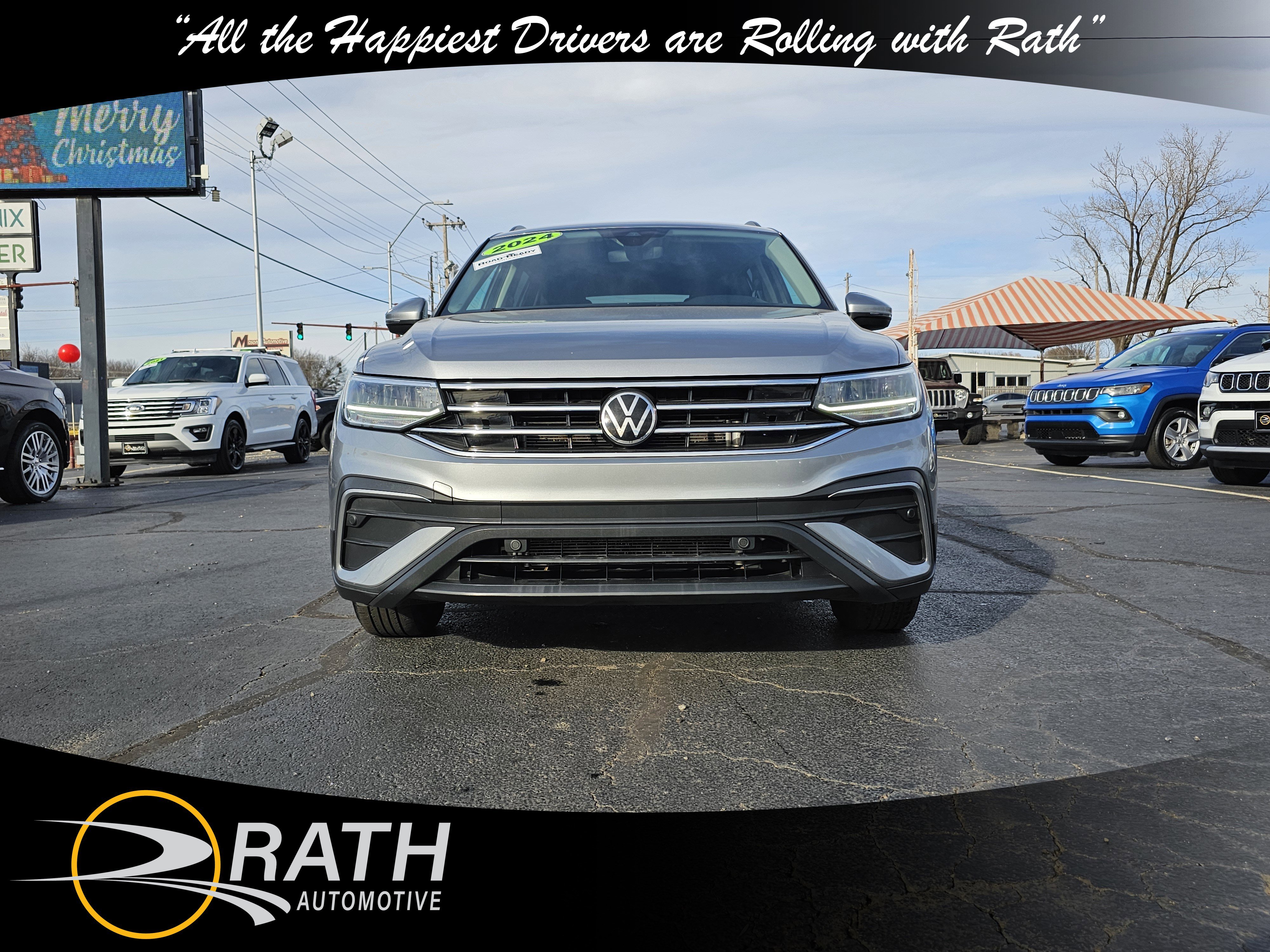 Used 2024 Volkswagen Tiguan S image 3