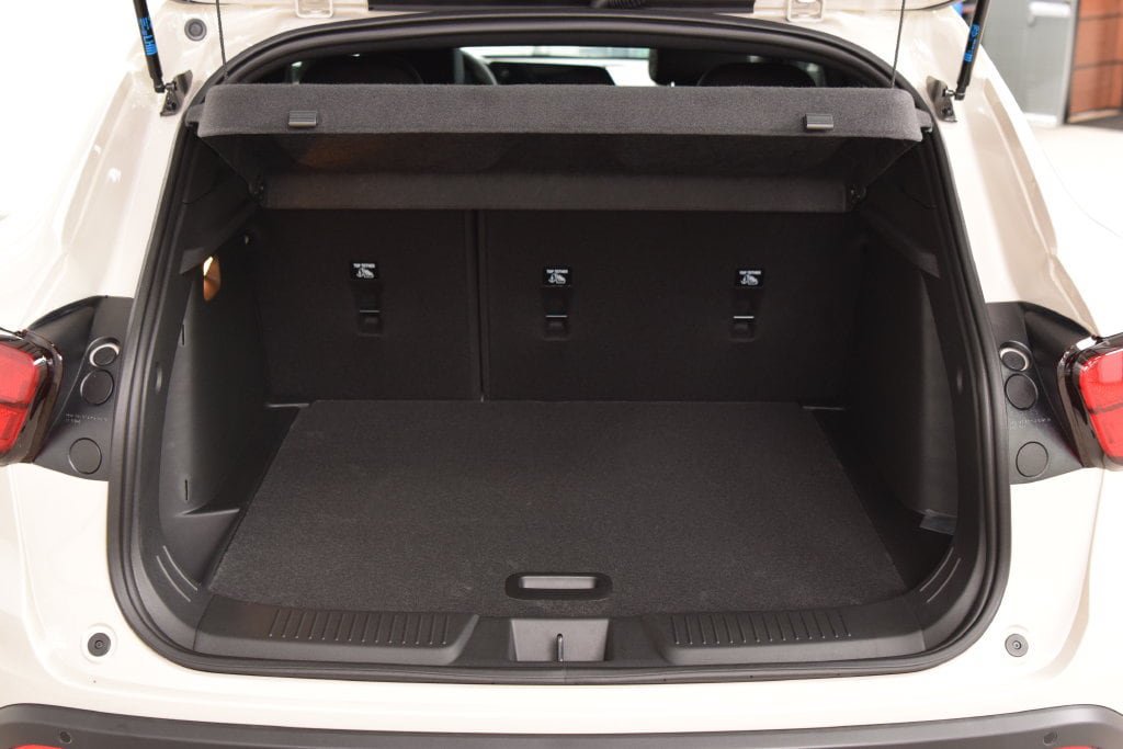 New 2026 Chevrolet Trax RS w/ Sunroof Package FWD image 24