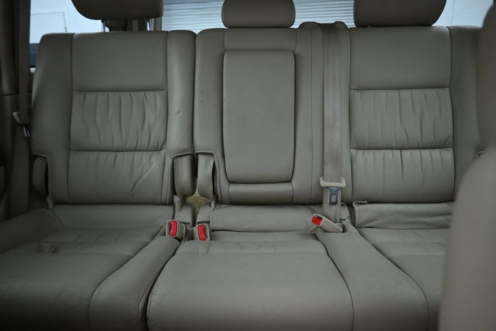Used 2004 Toyota Land Cruiser AWD/4WD image 27