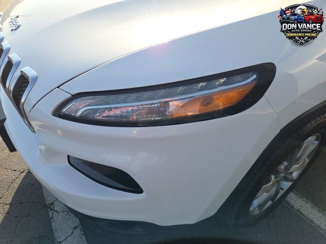 Used 2018 Jeep Cherokee Limited FWD image 37
