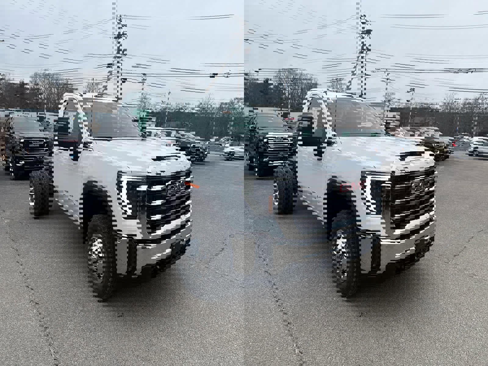 New 2026 GMC Sierra 3500 SLE w/ SLE Convenience Package image 7