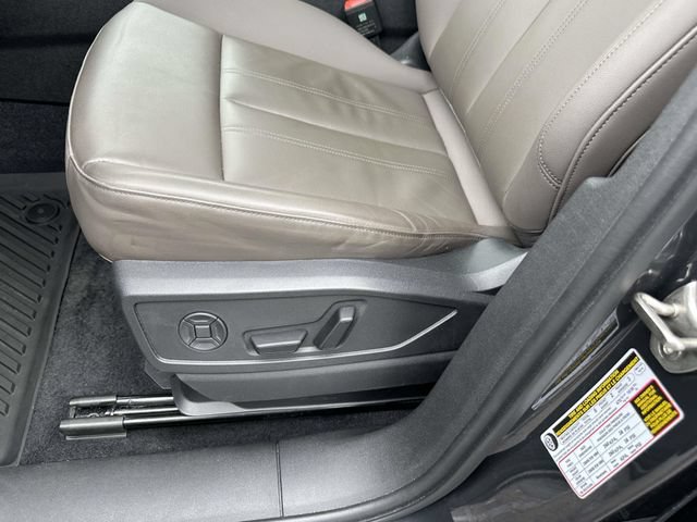 Used 2025 Audi Q5 Premium w/ Convenience Package AWD/4WD image 22
